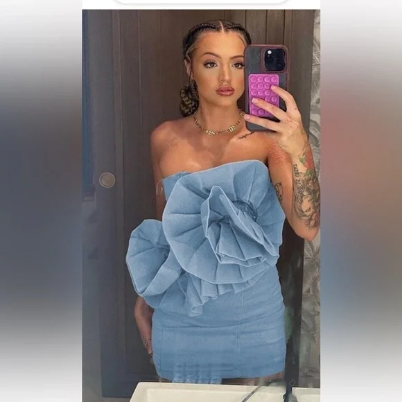 Body con denim like flower statements dress - Picture 1 of 4